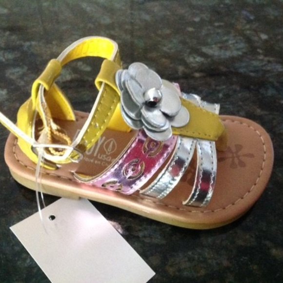 YELLOW SANDALS Girls Shoes by Easy USA Toddler 8 - Picture 3 of 4